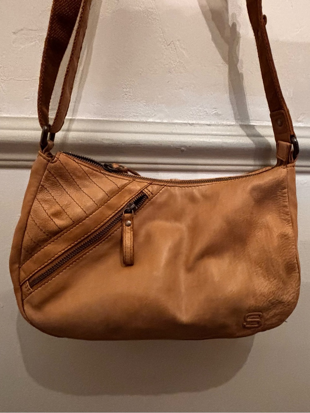 Spikes & Sparrow Tan Leather Leather Crossbody Bag EUC